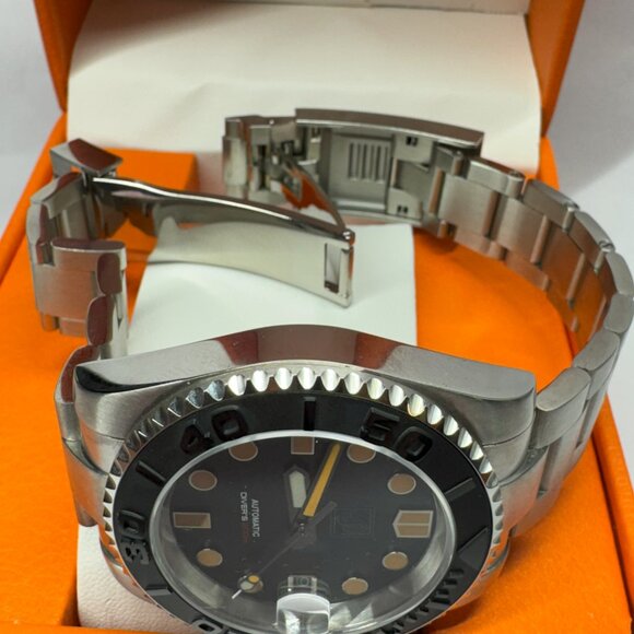 JP Shadow Diver – NH36A Automatic, Date, 200m, Ceramic Bezel, Glidelock Clasp - Picture 5 of 7